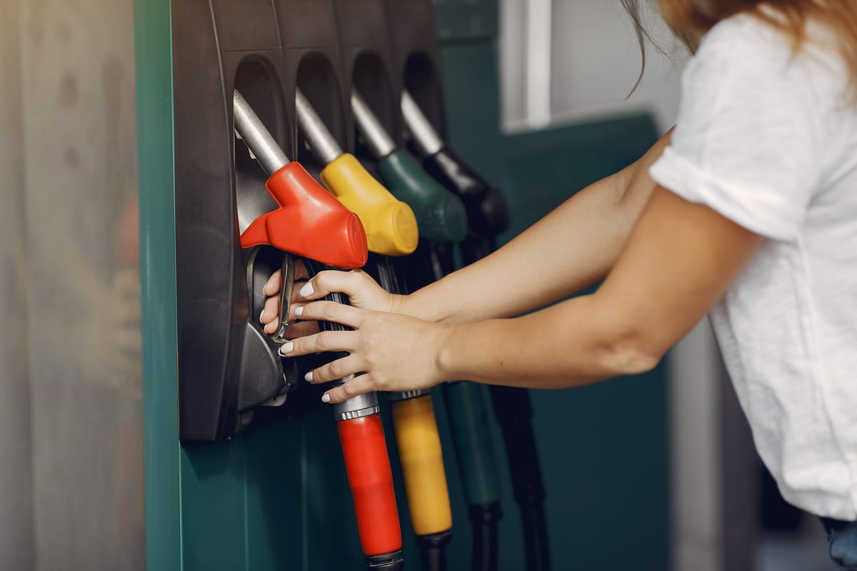 Il prezzo dei carburanti in Italia: da cosa dipende davvero?